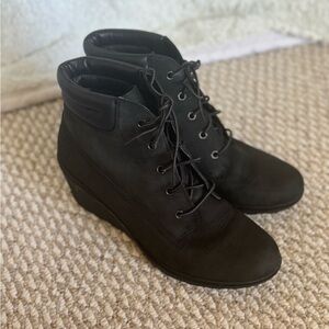 Timberland women’s earthkeeper boots size 11